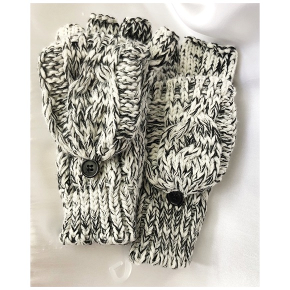 Hooded Flap ♥️ Knit Mittens NWOT - Picture 3 of 7